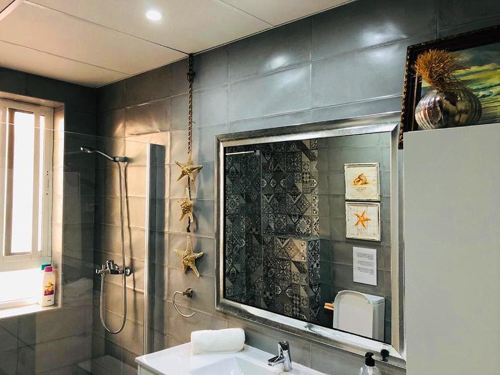 Apartamento A 50 Metros De La Playa Malagueta Con Vistas Al Mar Málaga Eksteriør bilde